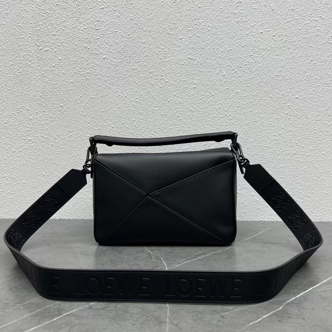 Loewe Small Puzzle Bag in Classic Calfskin Black